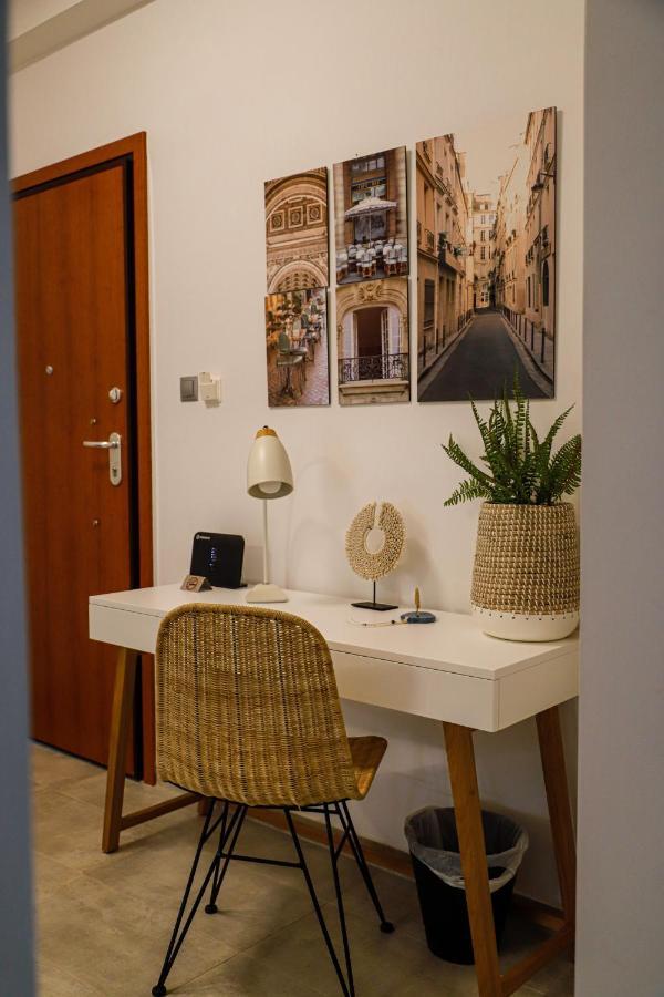Newly Renovated Apartment 7 Min Walk From Acropolis アテネ エクステリア 写真