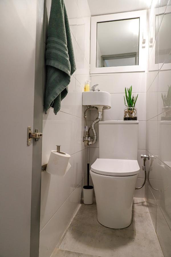Newly Renovated Apartment 7 Min Walk From Acropolis アテネ エクステリア 写真