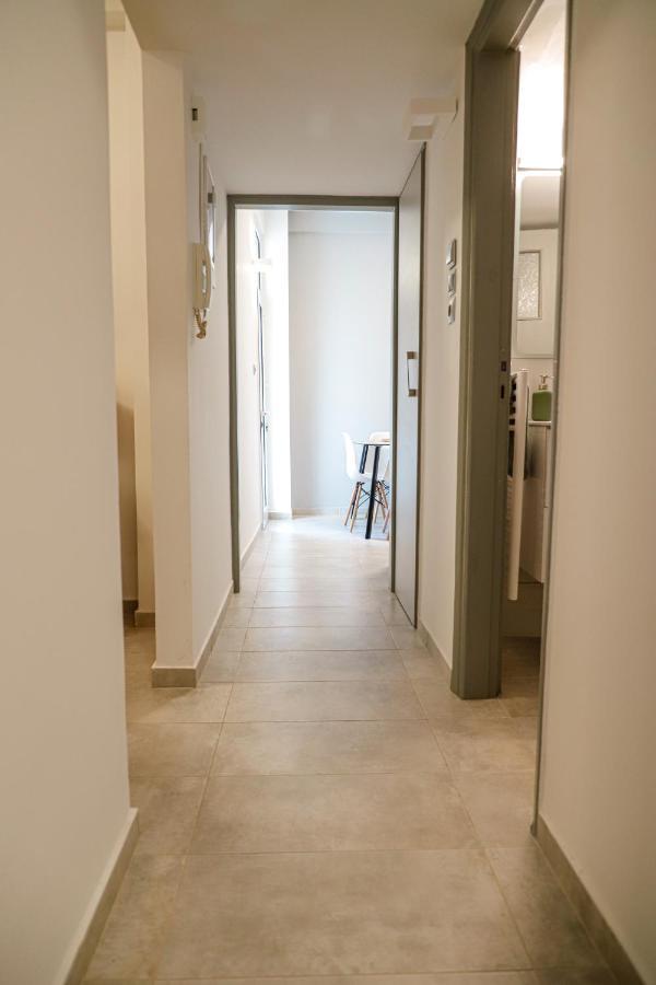 Newly Renovated Apartment 7 Min Walk From Acropolis アテネ エクステリア 写真