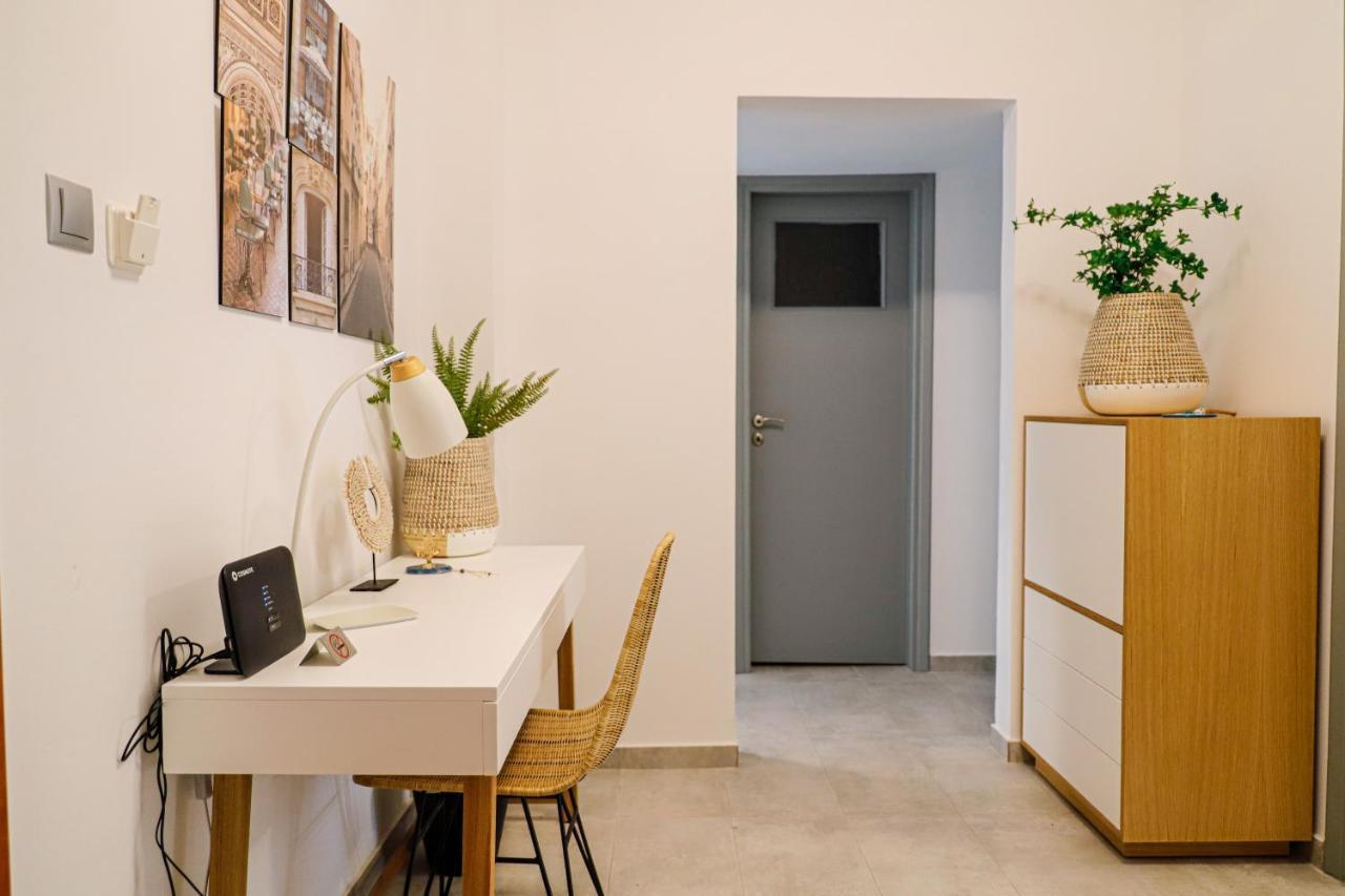 Newly Renovated Apartment 7 Min Walk From Acropolis アテネ エクステリア 写真